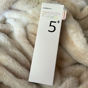 New numbuzin No. 5 Vitamin Boosting Essential Toner